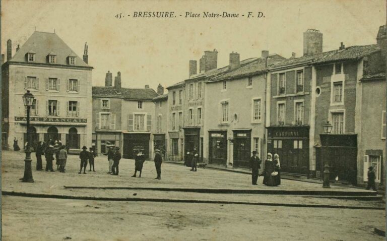 Carte postale Place Notre-Dame XIXe siècle