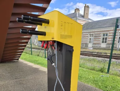 Photo d'une borne de réparation de vélo