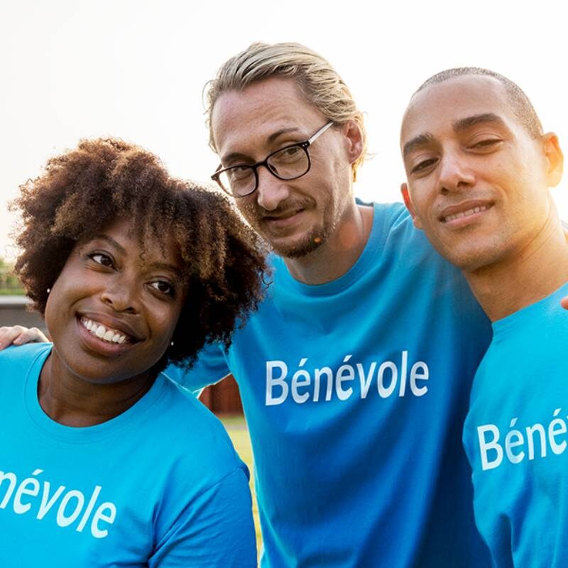 Trois bénévoles