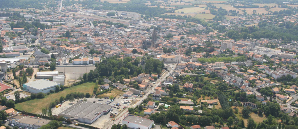 vue aerienne de Bressuire